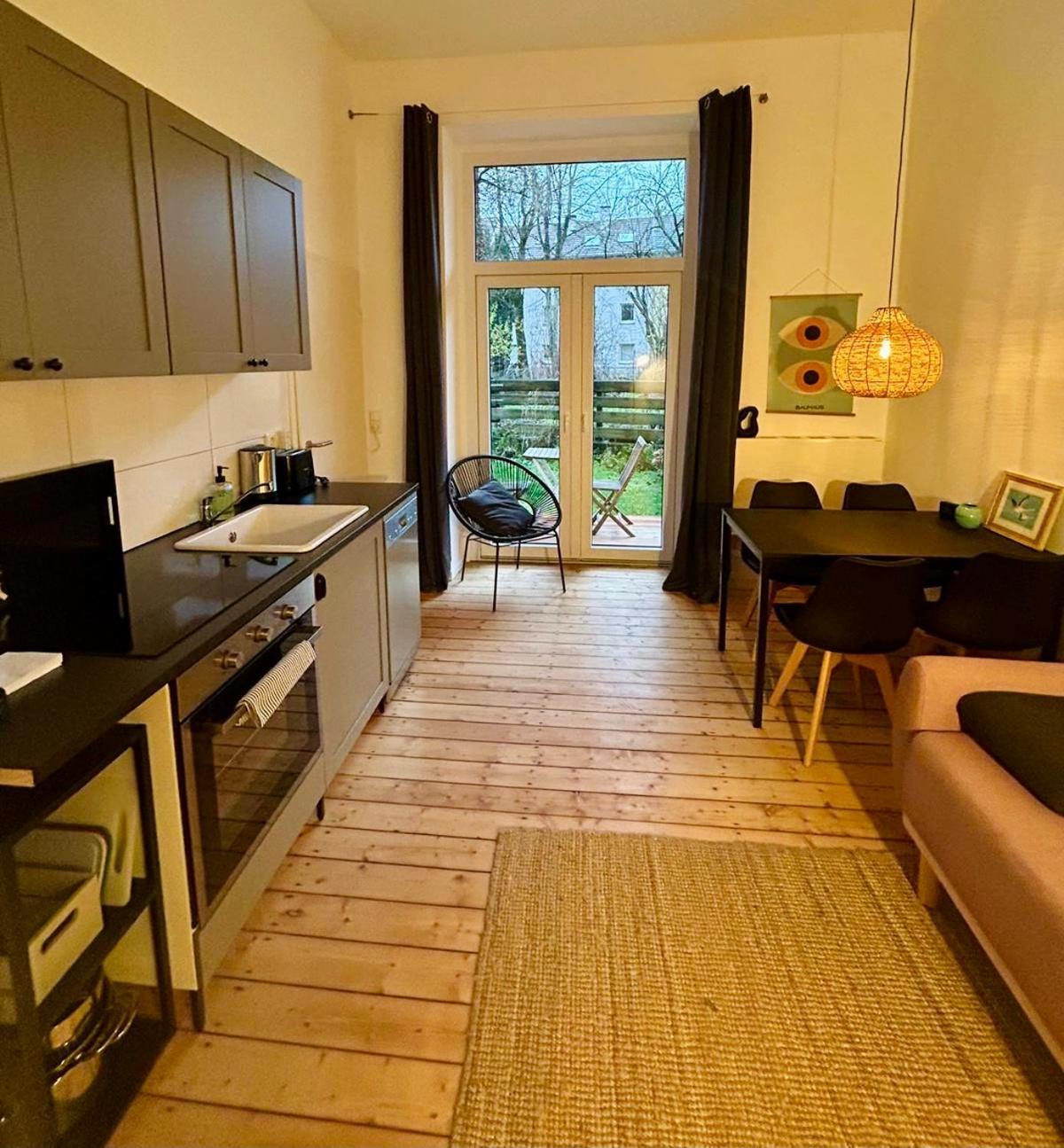 Feelslikehome - Stylische Und Zentrale Altbauwohnung Mit Terrasse&Garten Bochum Eksteriør bilde